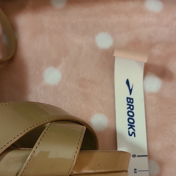 Sam Edelman Tan Women's Sandals - Picture 8 of 8
